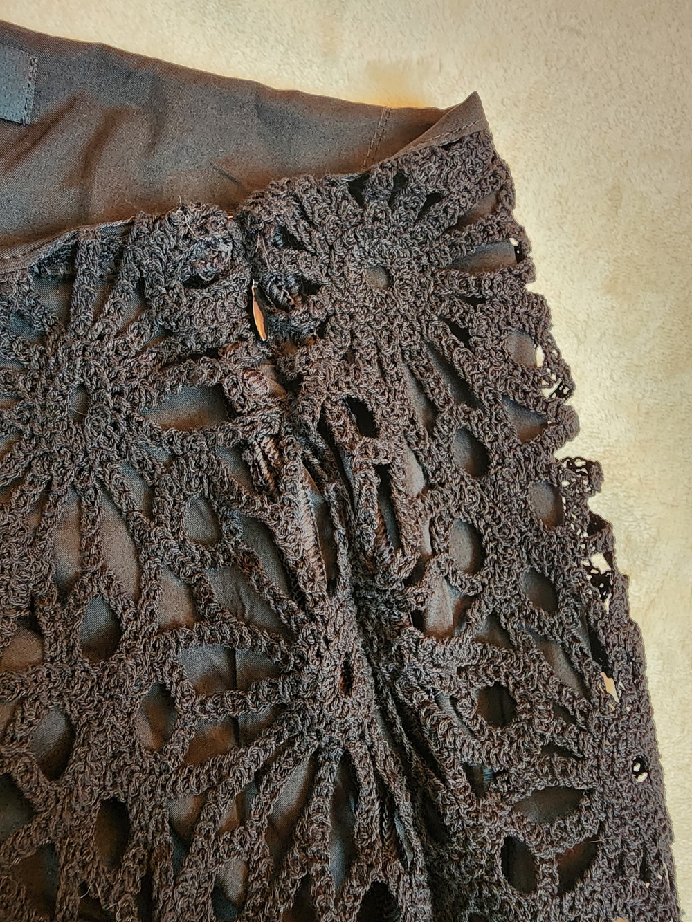 NWT Black Crochet Lace Maxi Skirt with Floral Cutouts Women's 14 - Picture 4 of 7